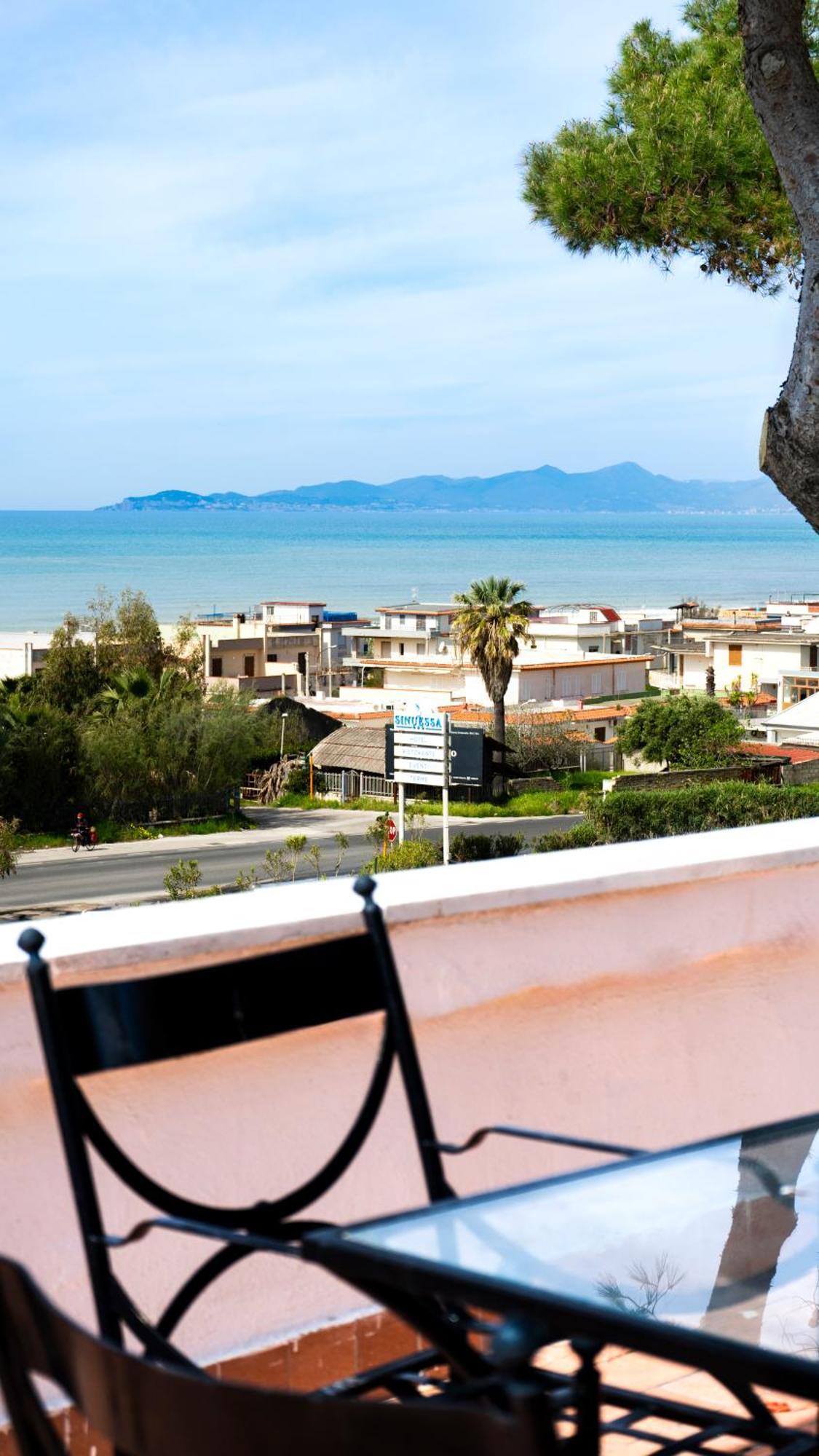 Hotel Sinuessa Terme モンドラゴーネ エクステリア 写真