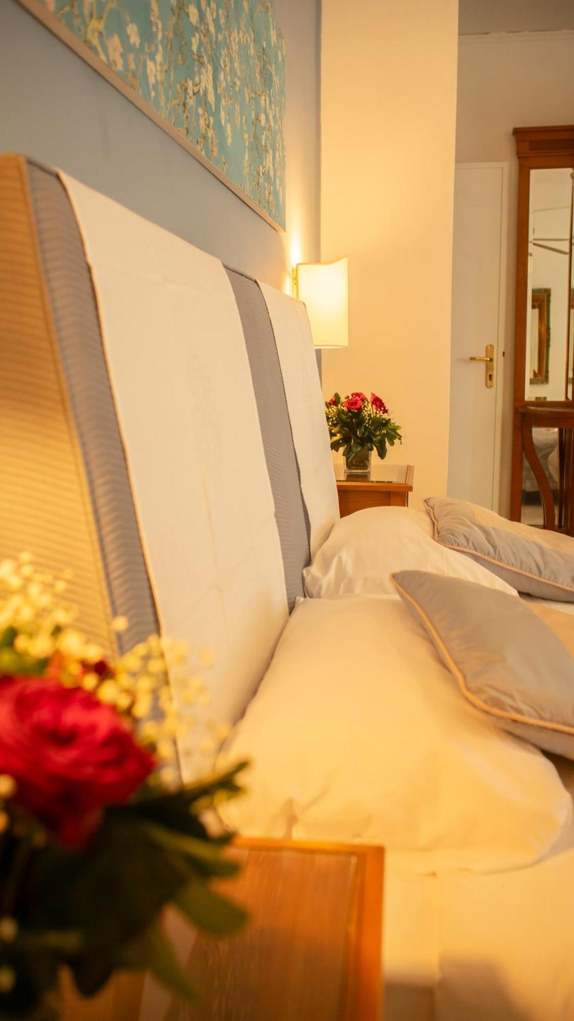 Hotel Sinuessa Terme モンドラゴーネ エクステリア 写真