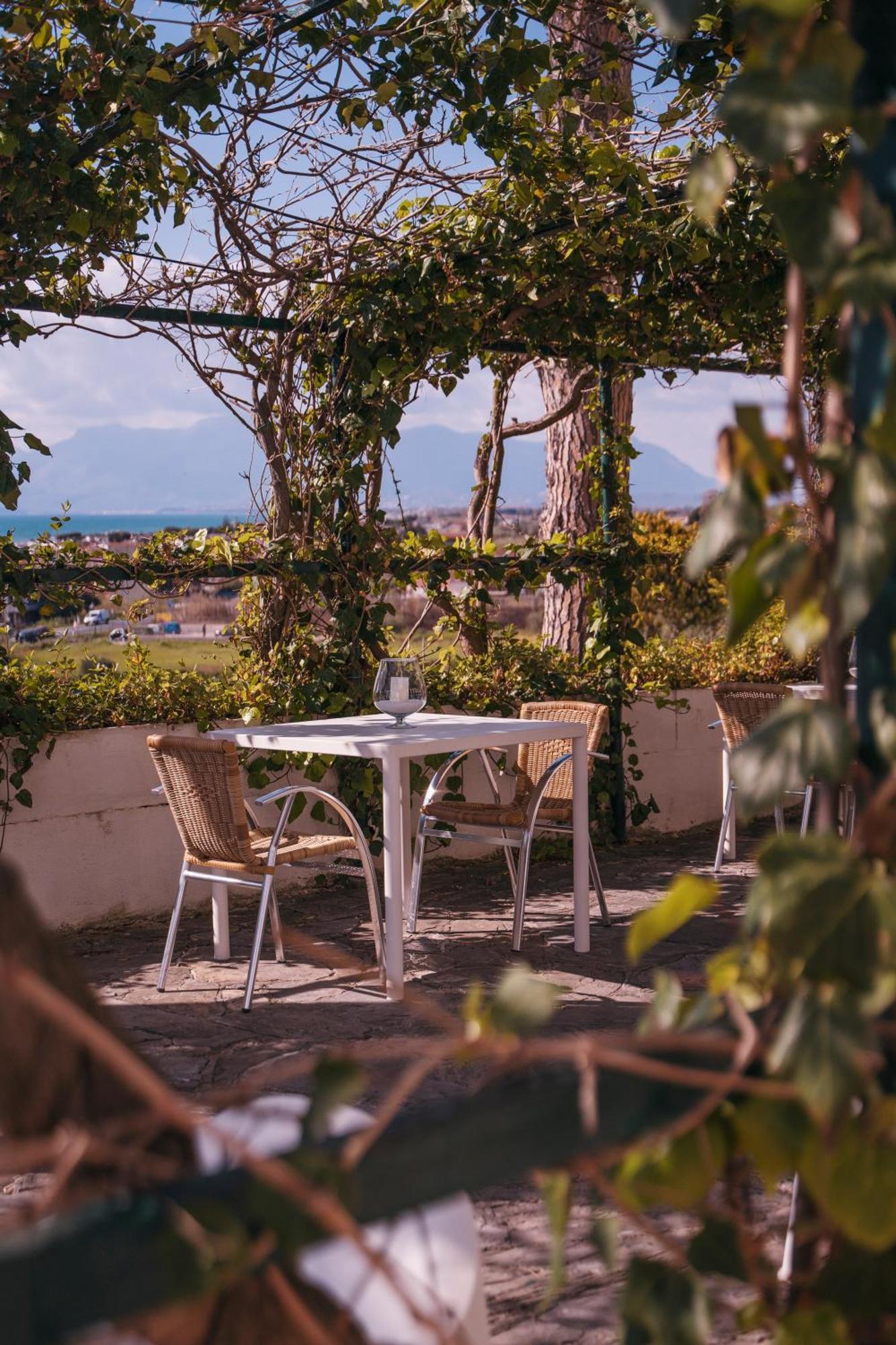 Hotel Sinuessa Terme モンドラゴーネ エクステリア 写真